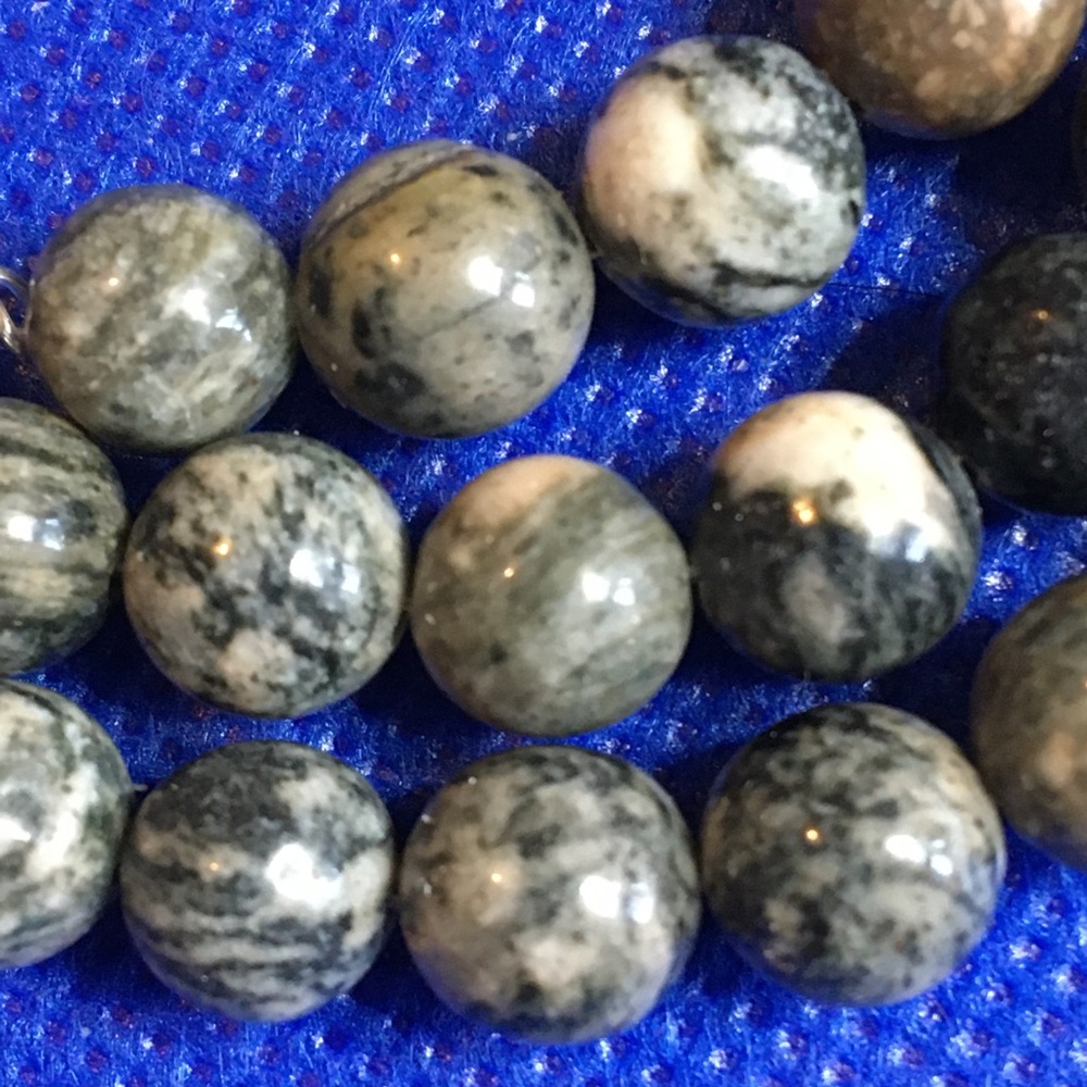 Spiderweb Jasper - Picture 3 of 7